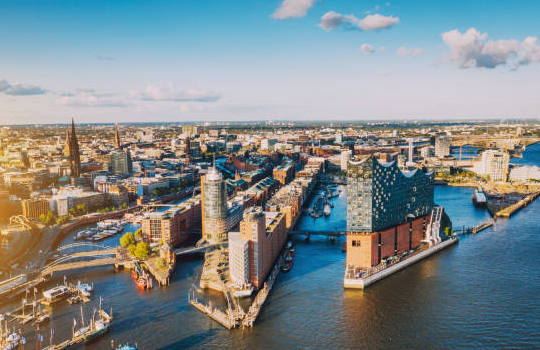 Cityscape Modern & Pelabuhan Hamburg