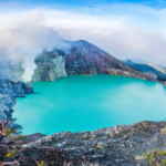Review Wisata Alam Kawah Ijen Pesona Api Biru Dan Danau Asam