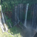 Kemegahan Air Terjun Tumpak Sewu tirai air seribu pesona
