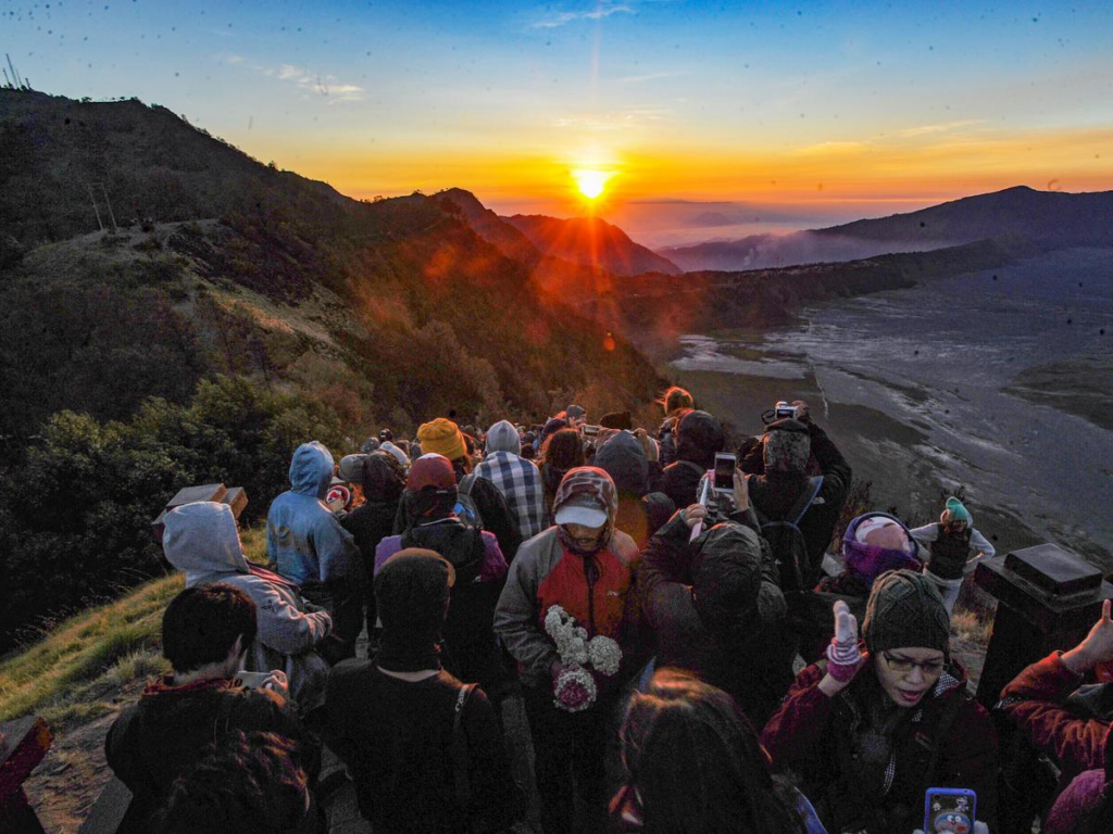 Review Wisata Gunung Bromo Pesona Matahari Terbit Epik