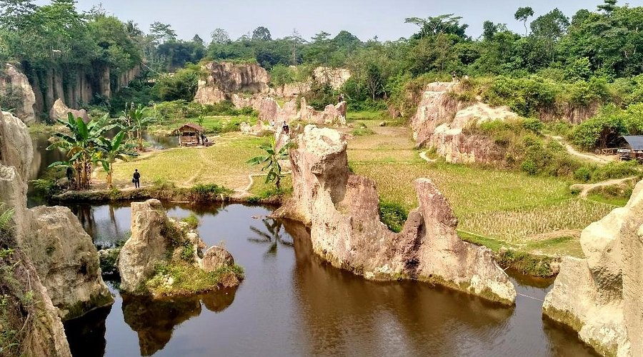 Review Wisata Taman Tebing Koja Kandang Godzilla Tangerang