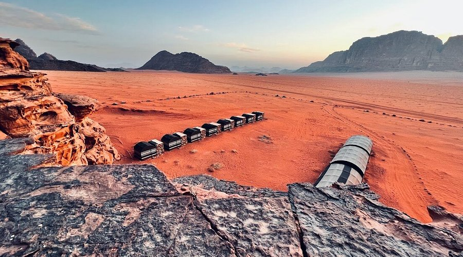 Wisata Gurun Wadi Rum Bermalam di Bawah Bintang Yordania